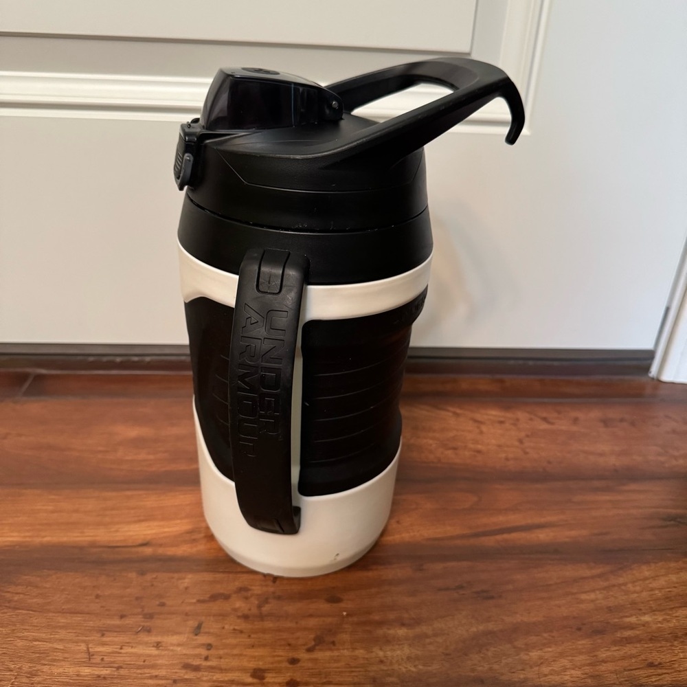 Under‎ Armour Black and White Water Jug